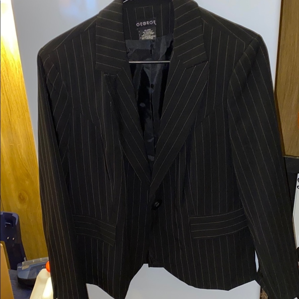 Black and white blazer with button. Size 12